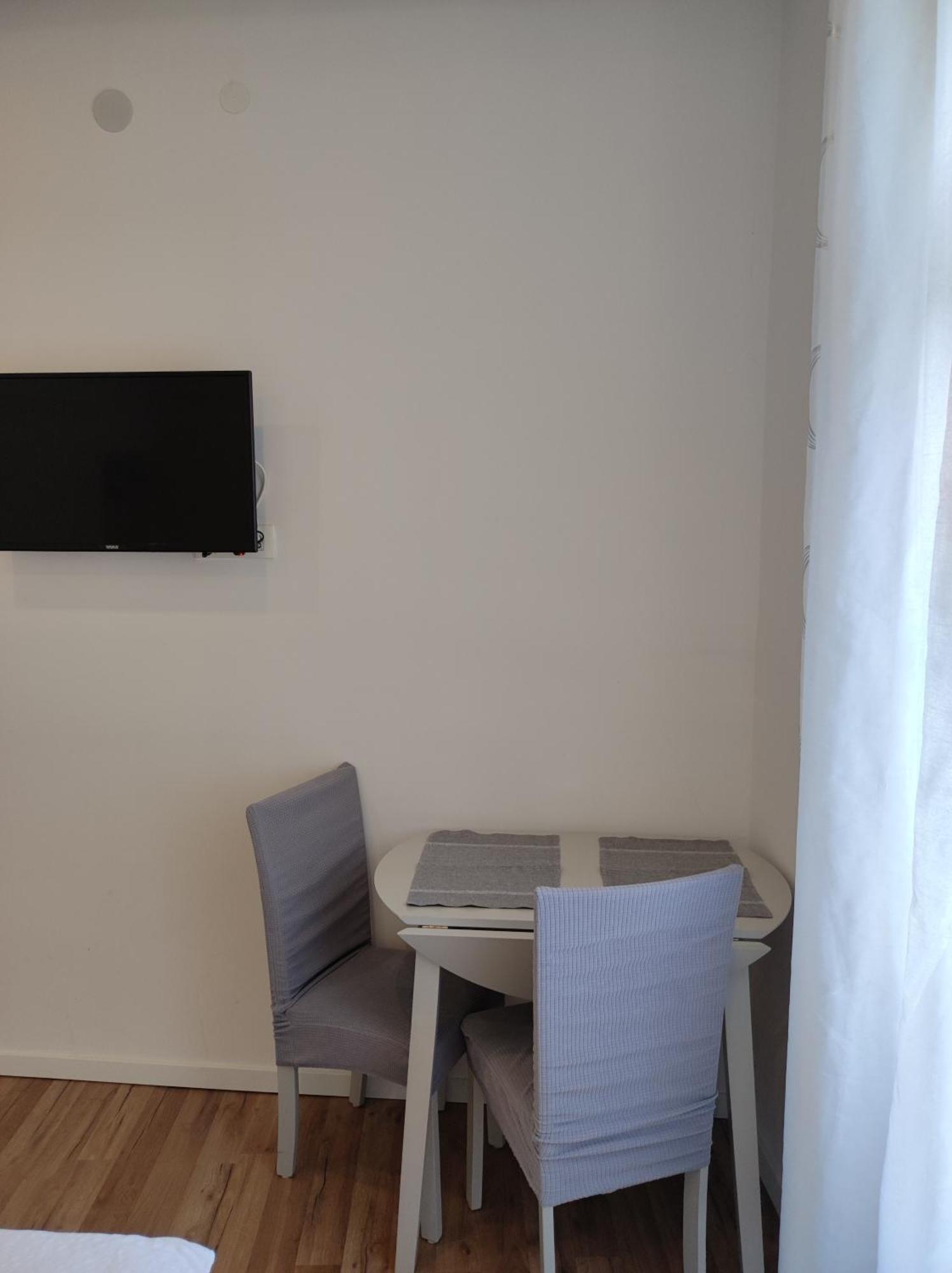 Apartments Krstulja Baška Стая снимка