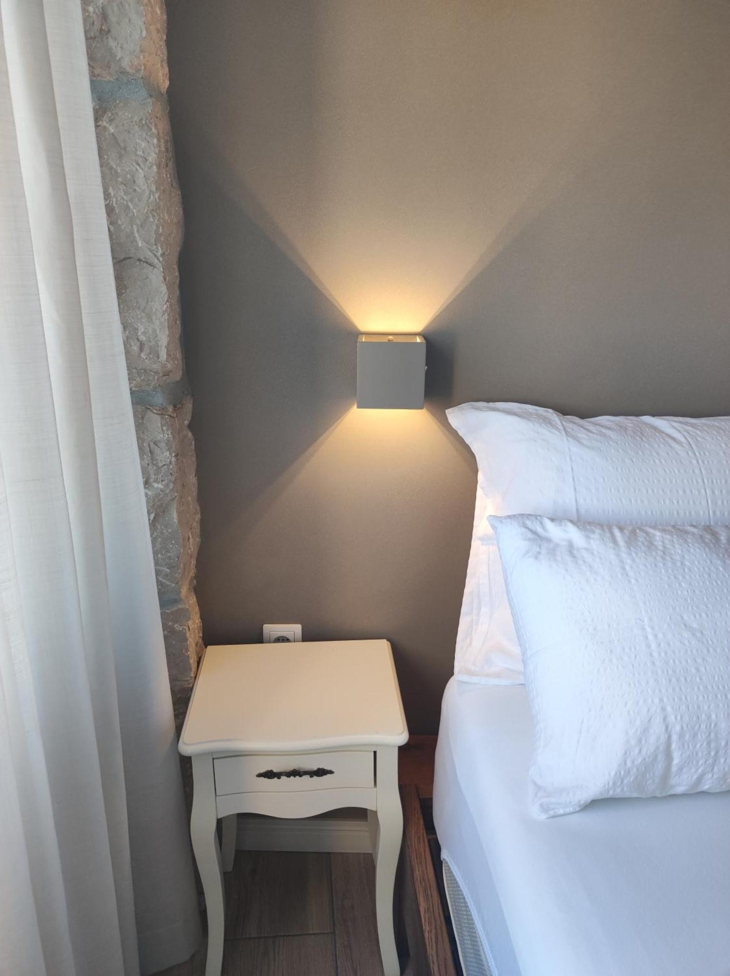 Apartments Krstulja Baška Стая снимка