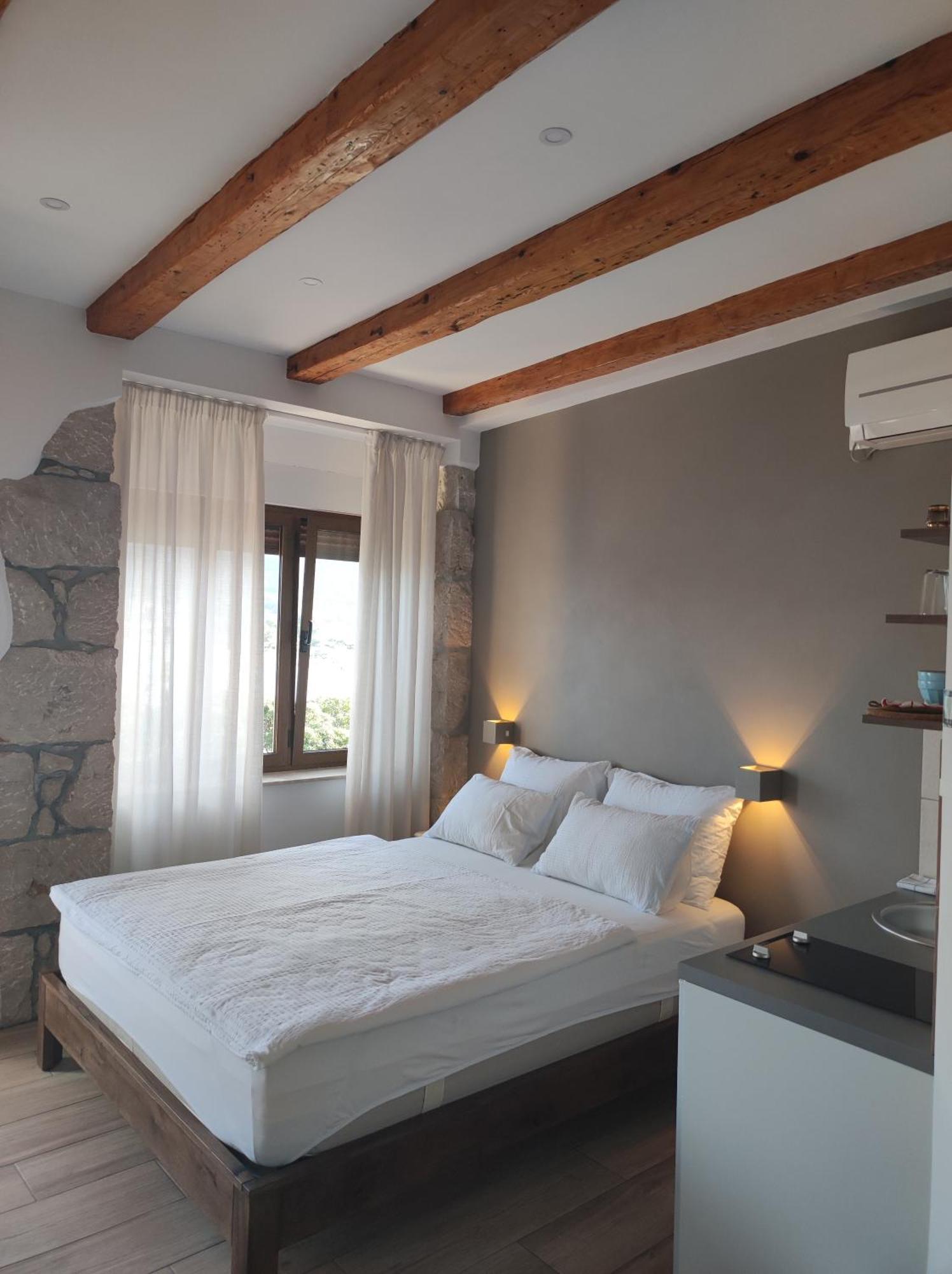 Apartments Krstulja Baška Стая снимка