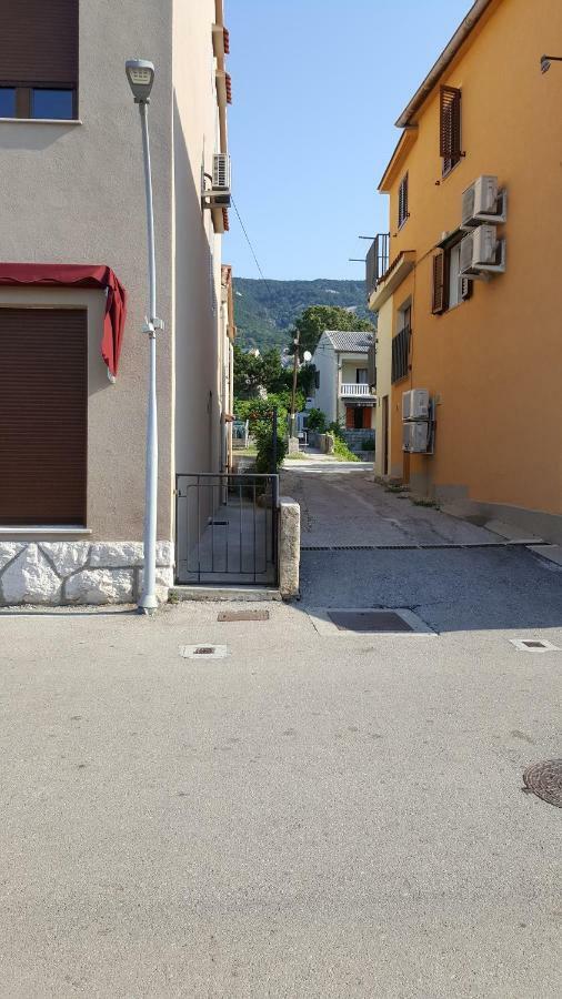 Apartments Krstulja Baška Екстериор снимка